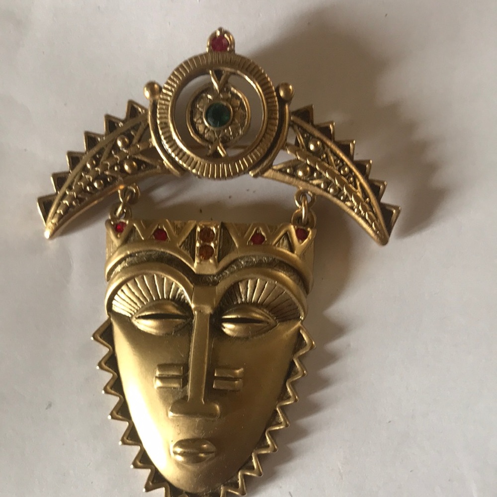 Brooch